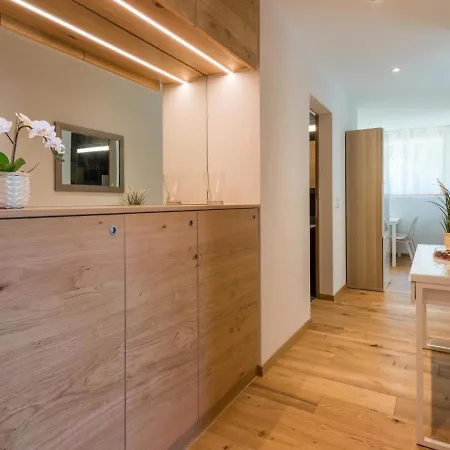 Montela Haus D شقة *
